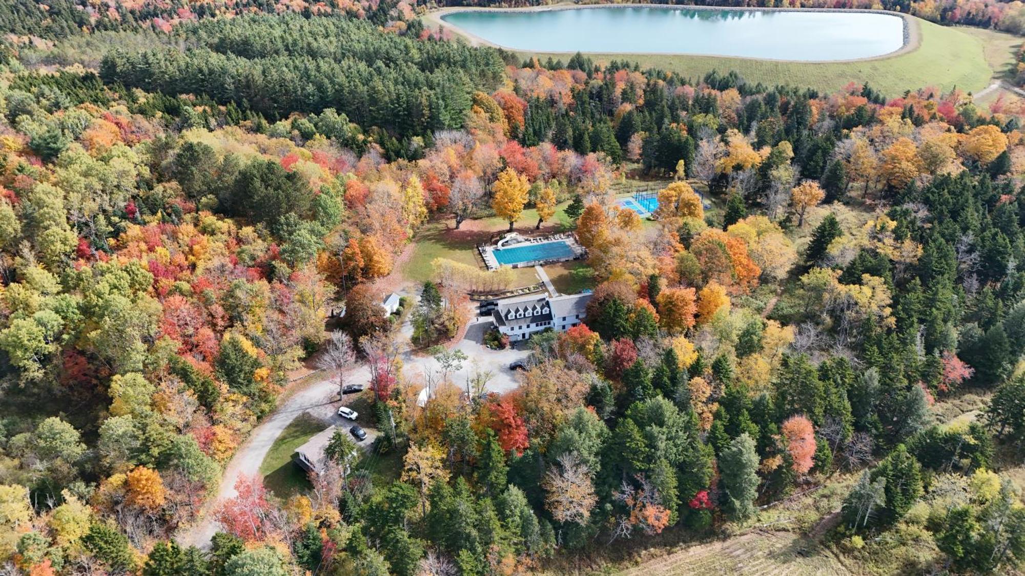 Brook Bound Inn Уилмингтон Экстерьер фото